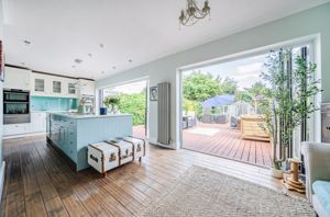 Kitchen Diner angle 1- click for photo gallery